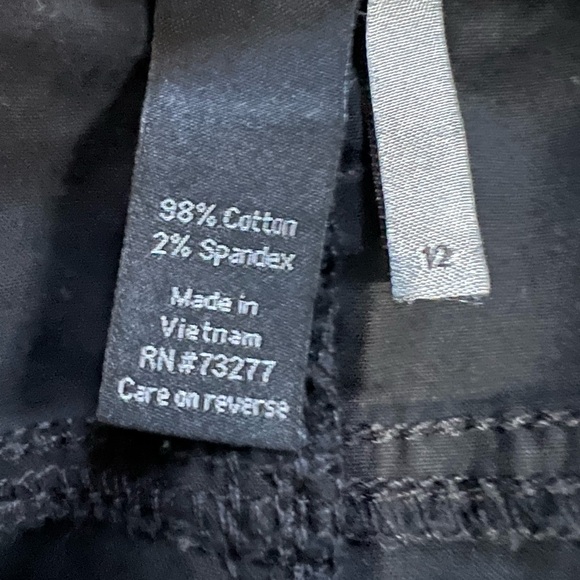 { apt 9 } woman’s black capri pants - Picture 6 of 6